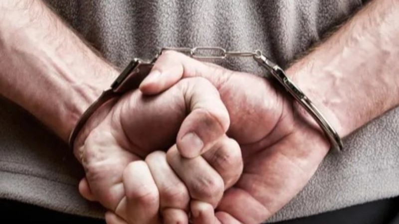 Ер адам лифтте әйел мен қыз баланы зорламақ болған