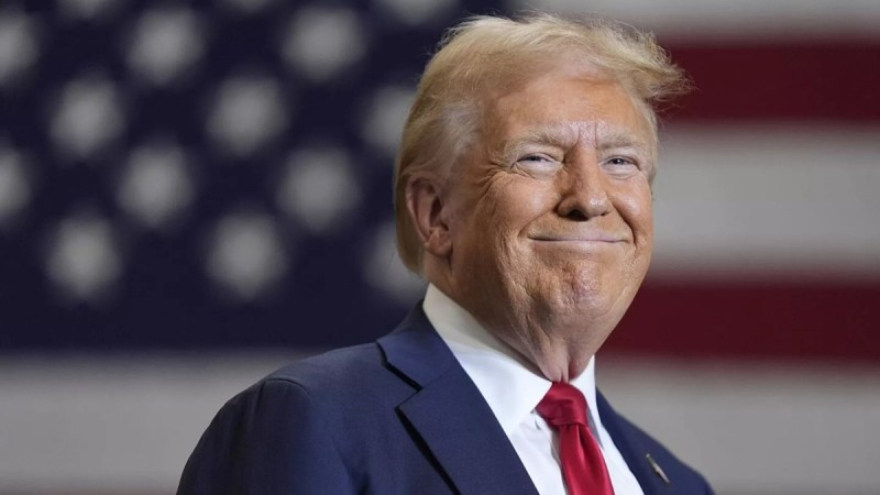 80 жасқа толатын Дональд Трамп президент кезінде көз жұмса, не болмақ?