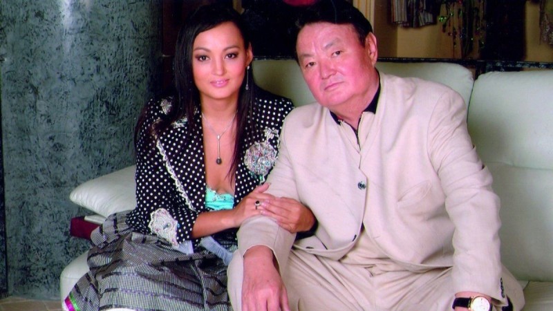 "Әкеммен 15 жыл сөйлеспедім": Заманбек Нұрқаділовтің қызы ел естімеген жайтты айтты