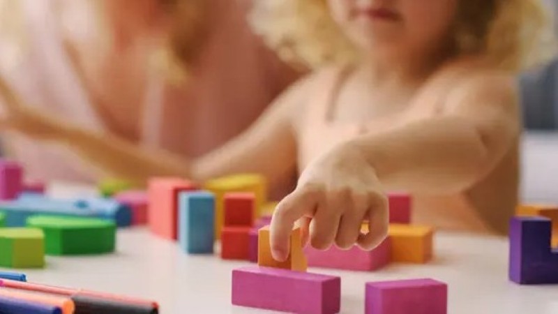 Балабақша тәрбиешісі балаларды ұрып-соққан: қылмыстық іс қозғалды