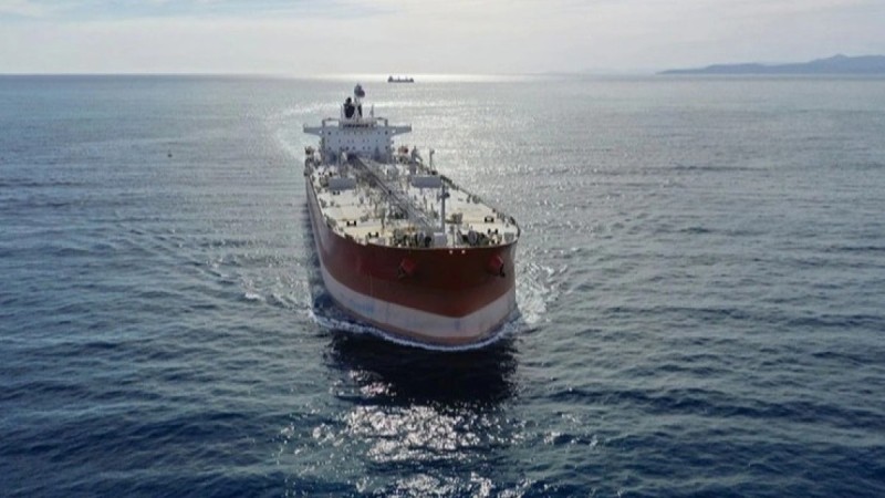 Ормуз бұғазындағы танкерге оқ атылды