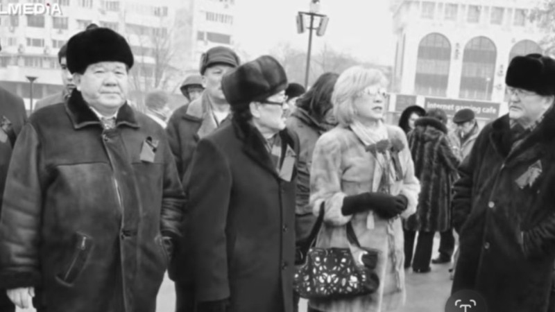 Белгілі журналист марқұм Мұхтар Шахановпен болған тарихи сәтті еске алды