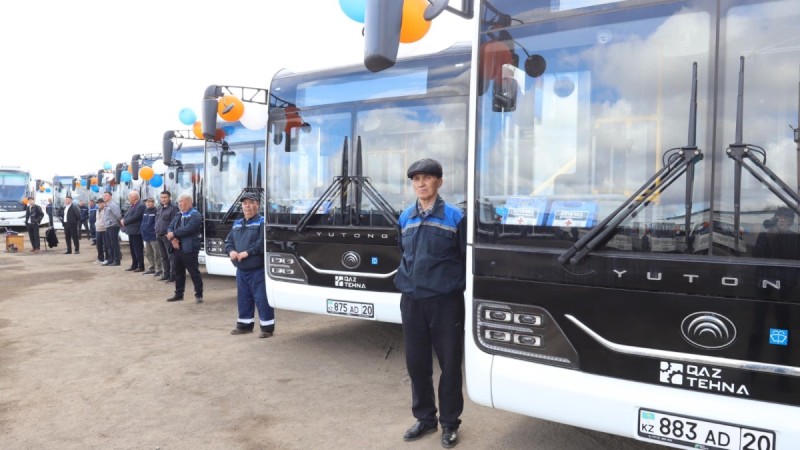 «Қазақмыс» автопаркін жаңартуда: жұмыскерлерді тасымалдау үшін 90 жаңа автобус сатып алынды