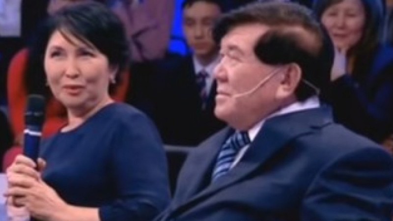 "Құшақтап алыппын": Марқұм Мұхтар Шахановтың жары ақынмен қалай танысқанын айтты