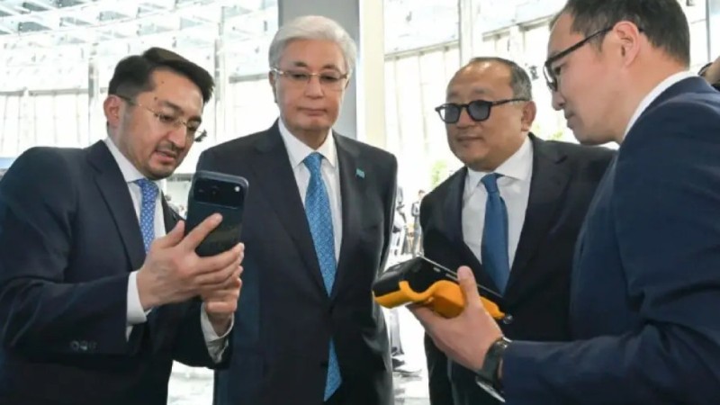 Тоқаевқа Қазақстандағы алғашқы криптовалюта төлемі көрсетілді