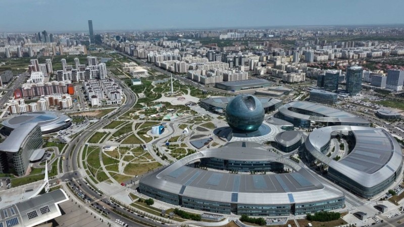 Тоқаев Alem.ai орталығын аралады: Astana Smart City, Tomorrow School және CryptoPay таныстырылды