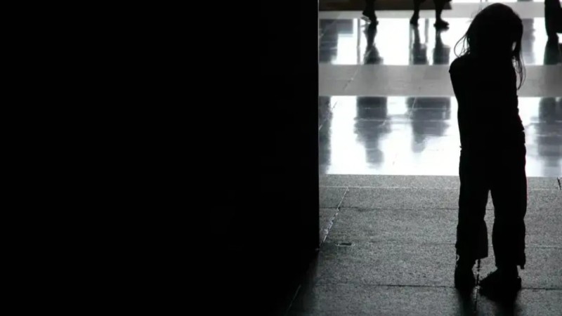 Ақтөбеде бейтаныс әйел кішкентай қызды ұрлап әкетпек болған