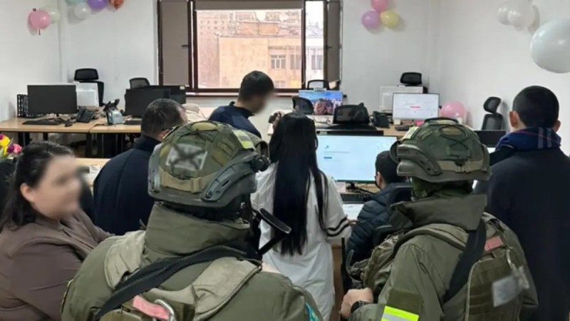 ҰҚК Алматы мен Астанада қазақстандықтардың жеке деректерін сатқандар ұсталды