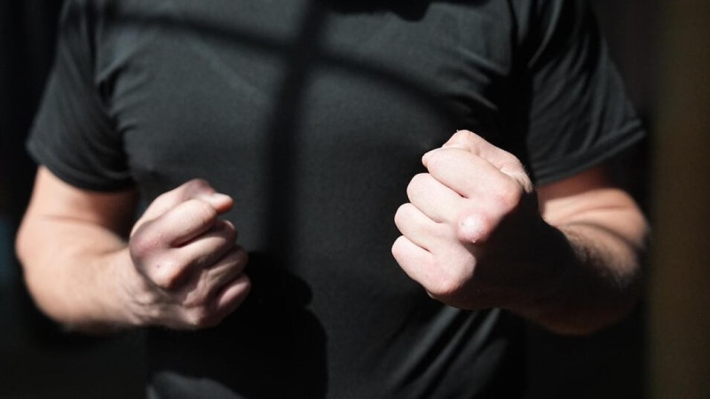 Ер адам 93 жастағы қарияны 28 сағат бойы ұрып-соғып, видеоға түсірген