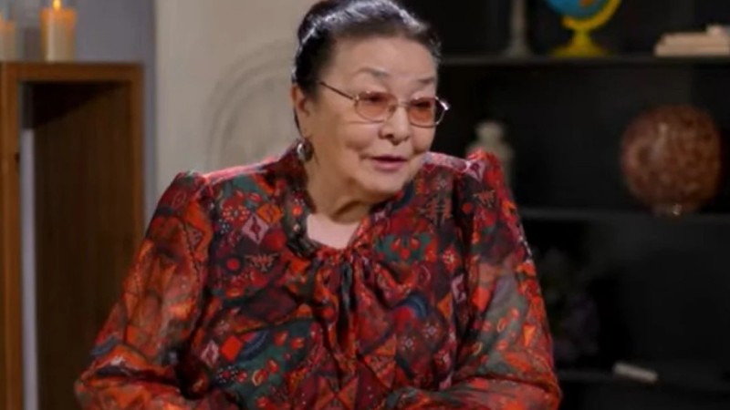 “Қызын емдету үшін бар мүлкін сатты”: Қоғам белсендісі актриса Меруерт Өтекешова туралы