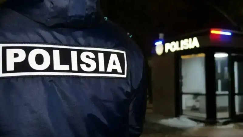 Шымкентте көшенің қақ ортасында әйелді пышақтап өлтірген ер адам түрмеден құтылып кетті