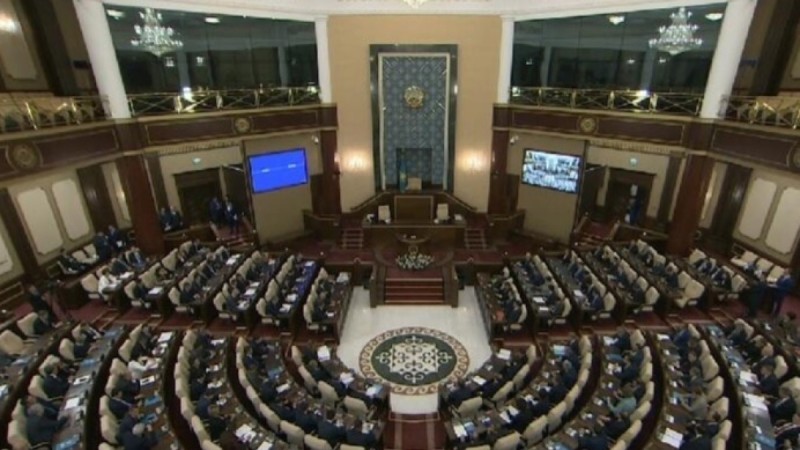 Парламент Президент туралы Конституциялық заң жобасын қабылдады