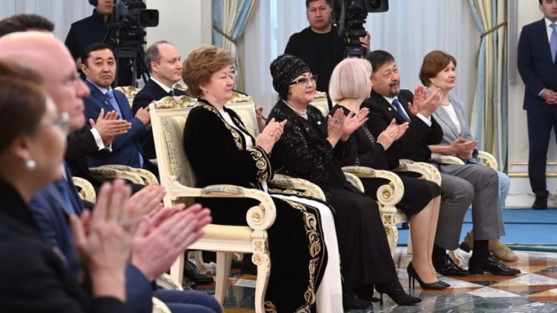 Мақпал Жүнісова II дәрежелі "Барыс" орденімен марапатталды