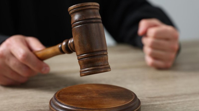 Өмір бойына соттау үкімдерімен танылған атыраулық судья тағы бір резонансты істі қарайды