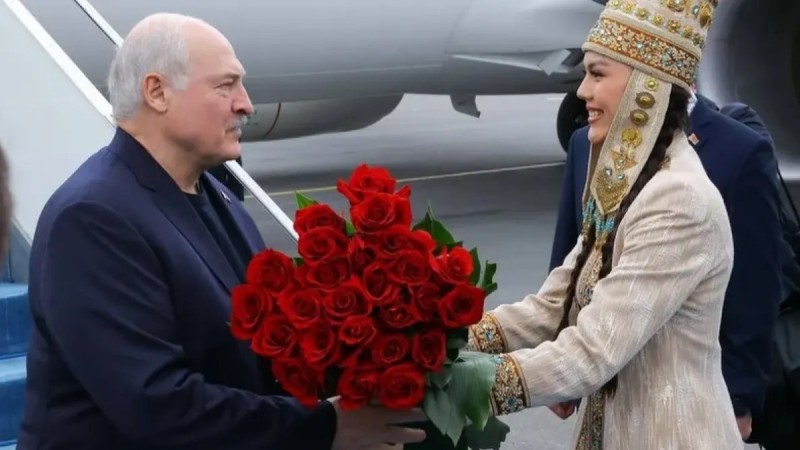 Лукашенко: Беларусь жасанды интеллектпен 1960 жылдан бері айналысып келеді