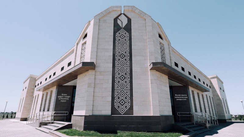 Саяси қуғын-сүргін сюжеті: қызыл террордан қашып құтылған адам