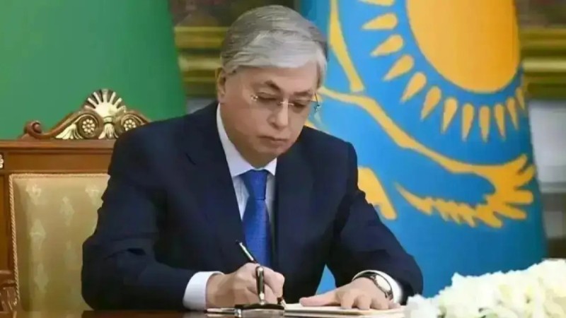 Енді мұғалім мектептен кейін оқушының өмірі үшін жауапты болмайды – Тоқаев заңға қол қойды