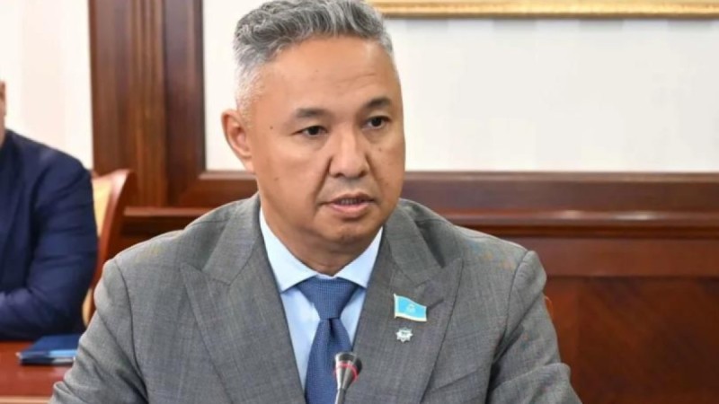 Азат Перуашев "Ақ жолдан" кетті...