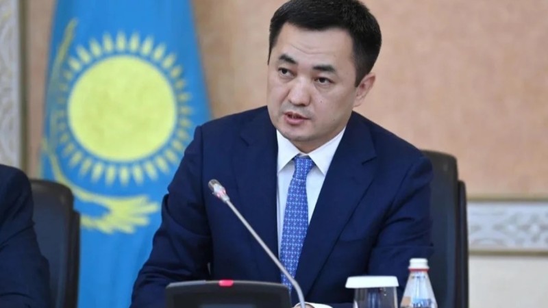 Екі партияны бір-біріне қарсы қоюдың қажеті жоқ – Айбек Дәдебай
