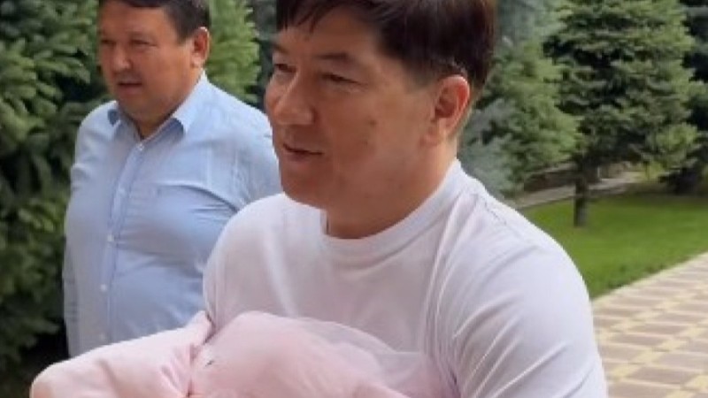 Сәкен Майғазиев тұңғыш немересіне қойған есімін жария етті