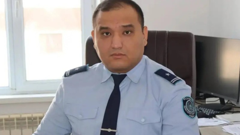 Атырау облысында жаңа туған сәбиді әжетхана шұңқырынан құтқарған азаматқа марапат табысталды