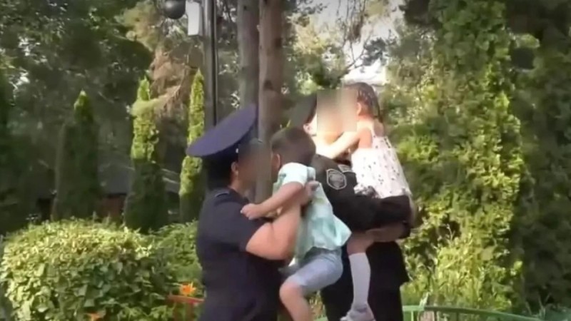 Кегенде денесі өртенген полицейдің өліміне күдікті ретінде әйелі мен ұлы ұсталды