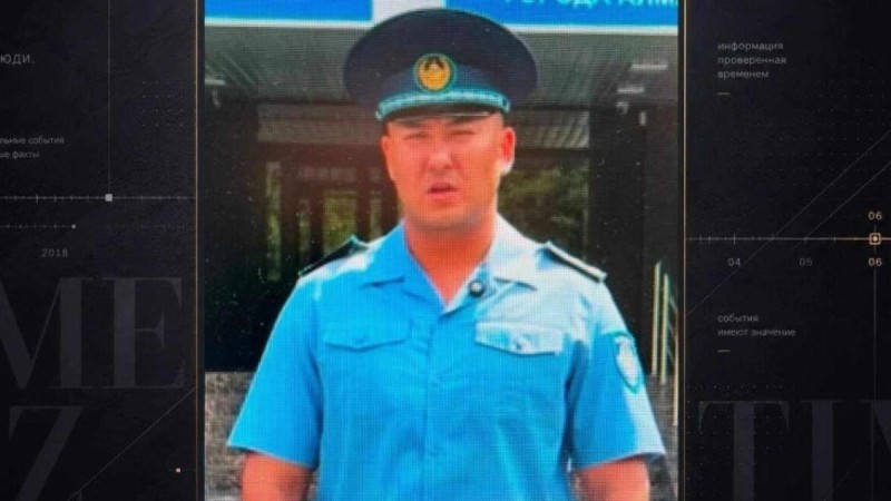 Өртенген күйі табылған полицейдің өліміне екі ұлы да күдікті деп танылды