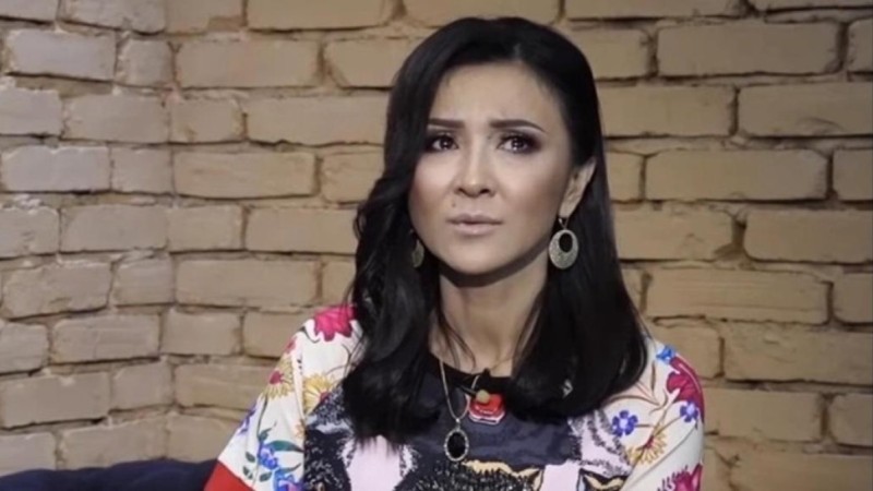 “Бір сөзді құрап айта алмайтындар”: Меруерт Түсіпбаева Құрылтайға кандидат әншілер туралы бәрін жайып салды