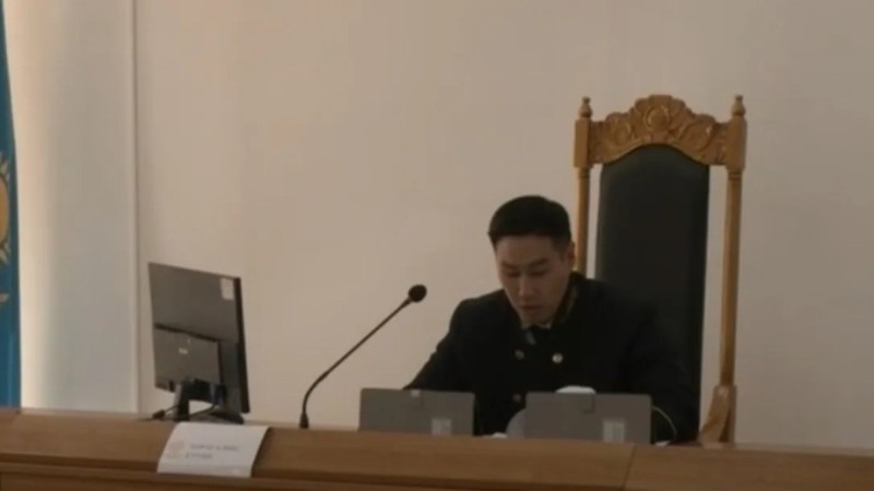 Қылмыстық топ қазақстандықтардың атына несие рәсімдеп келген: 21 айыпталушыға үкім шықты