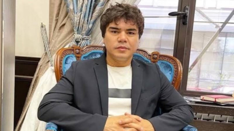 “4 сағатқа созылды”: МузАРТ әншісі Кенжебек Жанәбіловтің жүрегіне ота жасалды