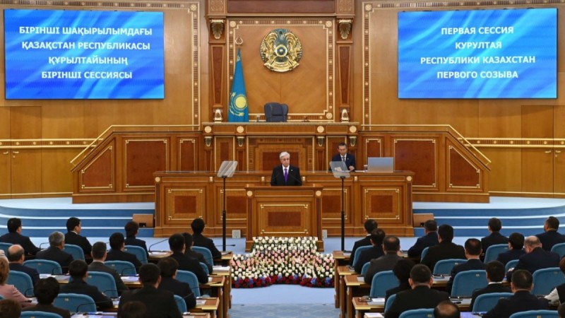 Жаңа Конституция аясында тұңғыш Құрылтай өз жұмысын бастады