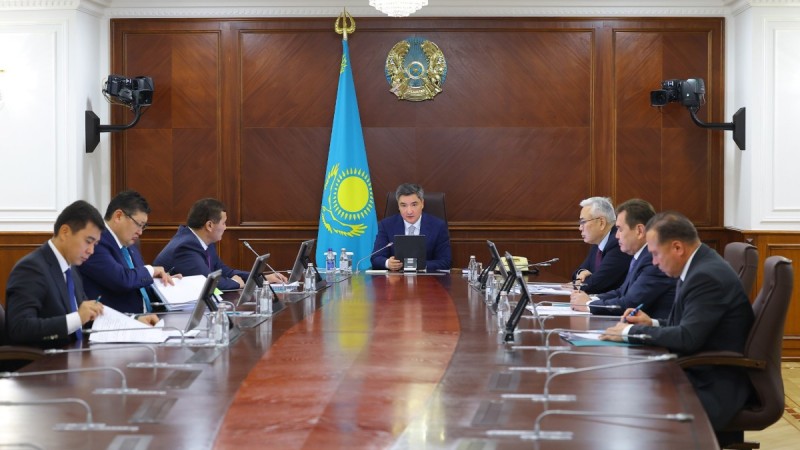 Бектенов жылыту маусымына дайындық барысы жөнінде кеңес өткізді