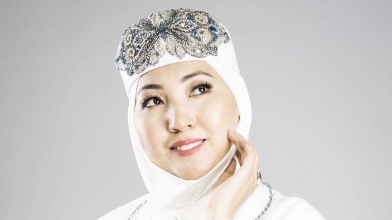 Сара Тоқтамысова інісіне су жаңа көлік сыйлады