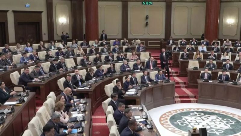Құрылтай Конституциялық Сот пен екі органның құрамын бекітті