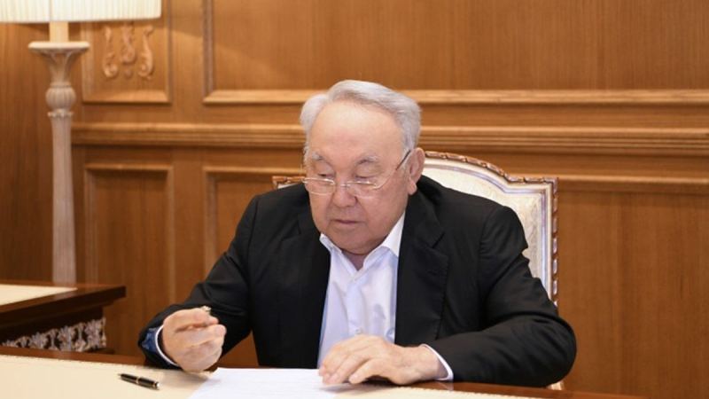 Нұрсұлтан Назарбаев Маңғыстауда қаза тапқан әскерилердің отбасыларына көңіл айтты