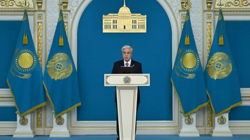 Тоқаев ұстаздарды кәсіби мерекесімен құттықтады