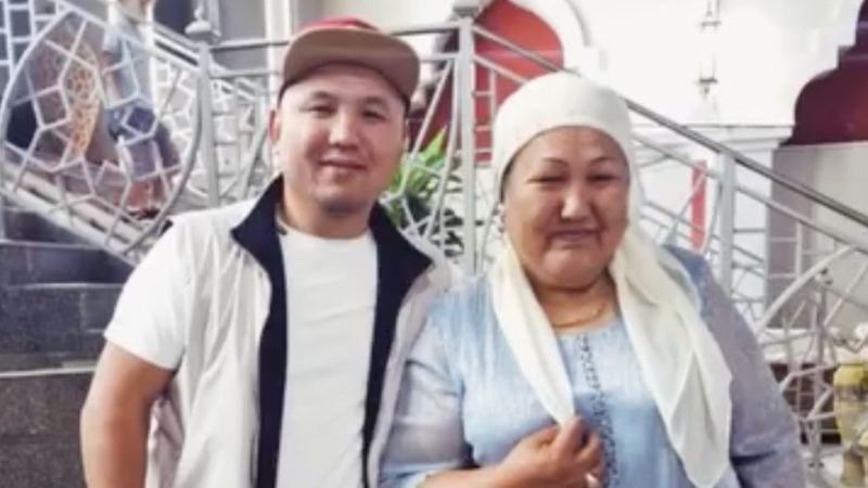 Белгілі бапкер Ильяс Оралбеков марқұм анасына арнап жүрекжарды жазба жариялады