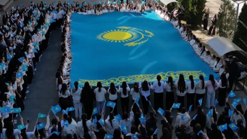 Алматы студенттері Республика күніне орай «Менің Қазақстаным!» республикалық акциясын бастады