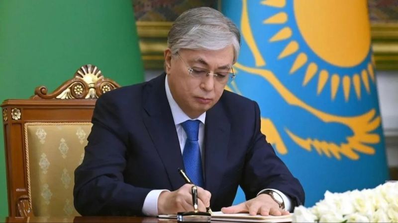 Тоқаев Республика күні қарсаңында бір топ азаматты мемлекеттік наградалармен марапаттады