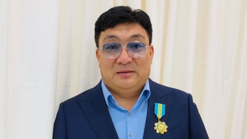 "Қазақ еліне разымын": Тоқтар Серіков "Парасат" орденімен марапатталды