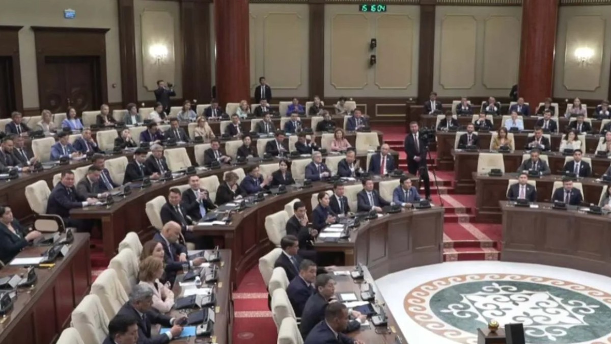 Құрылтай Конституциялық Сот пен екі органның құрамын бекітті