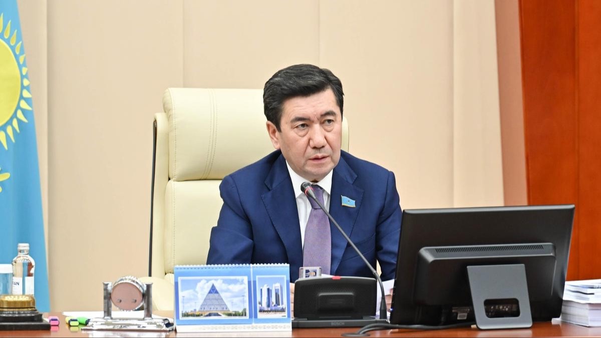 Қошанов Қазақстан Халық кеңесінің төрағасы болып сайланды