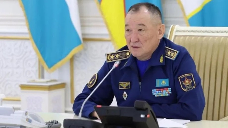 Қорғаныс министрі Дәурен Қосанов лауазымынан босатылды