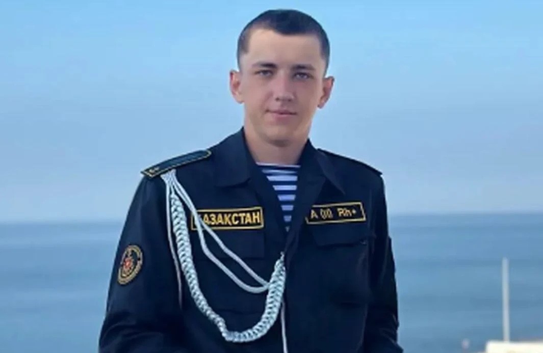 Каспийдегі қайғылы жағдайда аман қалған сарбаздың жақындары мәлімдеме жасады