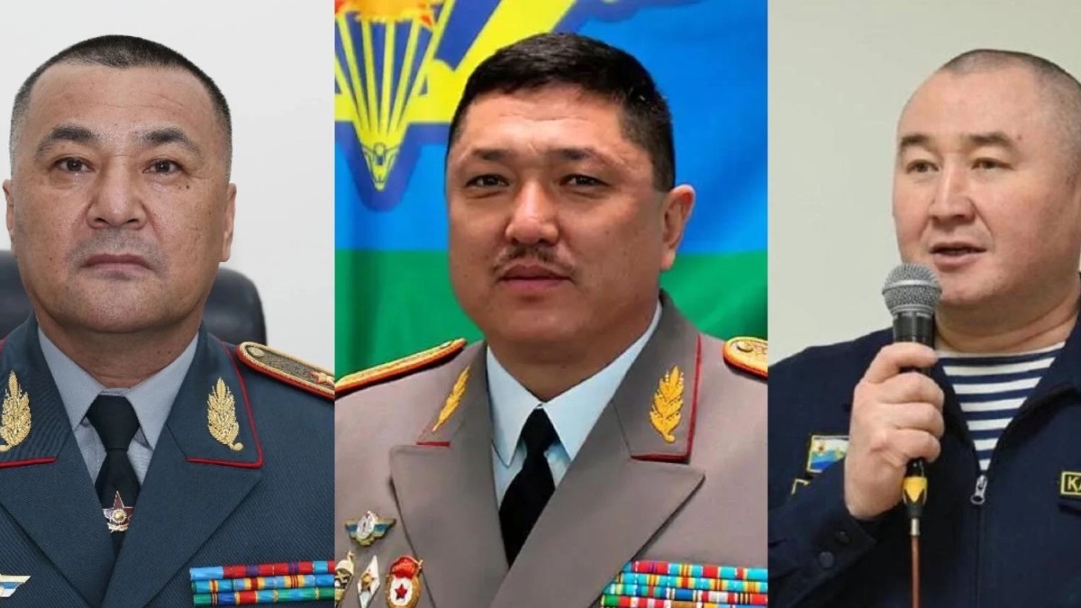 Тоқаев қорғаныс министрлігіндегі үш жоғары лауазымды қызметкерді босатты